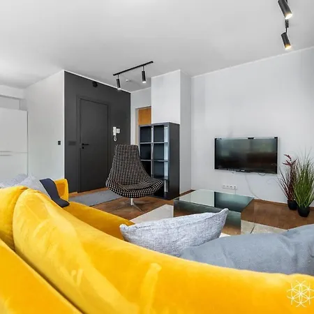Apartamento Cozy 1br Apartm Near Kadriorg With Balcony And Parking