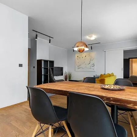 Cozy 1br Apartm Near Kadriorg With Balcony And Parking Apartamento Tallin