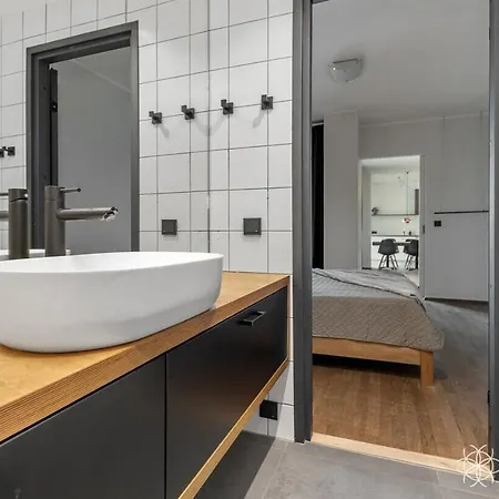 Cozy 1br Apartm Near Kadriorg With Balcony And Parking Tallin