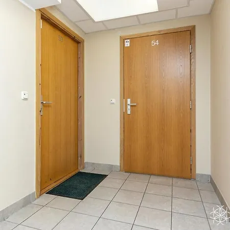 Cozy 1br Apartm Near Kadriorg With Balcony And Parking * Tallin