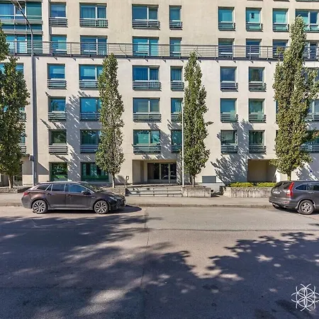 Cozy 1br Apartm Near Kadriorg With Balcony And Parking Apartamento *